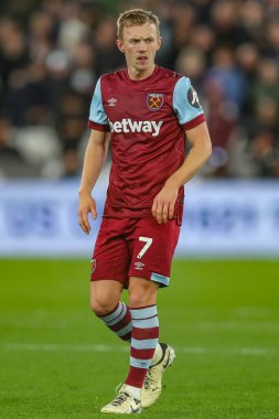 West Ham United Premier Lig karşılaşmasında James Ward-Prowse, Tottenham Hotspur 'a karşı Londra Stadyumu, İngiltere, 2 Nisan 202
