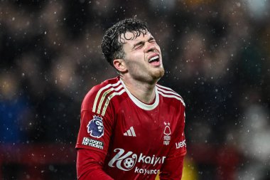 Nottingham Ormanı 'ndan Neco Williams, Nottingham Forest' a karşı Fulham 'ın 2 Nisan 202' de oynadığı Premier League maçında tepki gösterdi.