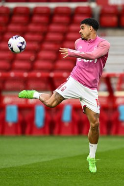 Nottingham Ormanı 'ndan Morgan Gibbs-White Premier League maçı öncesinde Nottingham Forest Fulham' a karşı 2 Nisan 202 'de oynanan City Ground, Nottingham, İngiltere maçında topu kontrol ediyor.