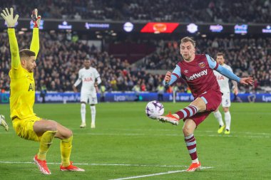 West Ham United takımından Jarrod Bowen, Premier League maçında Tottenham Hotspur 'a karşı Londra Stadyumu' nda 2 Nisan 202 'de oynanan maçta gol attı.