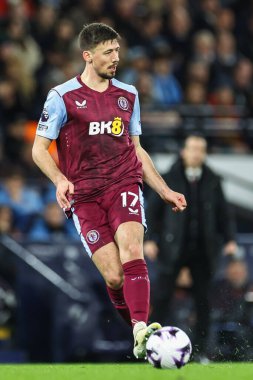 Premier Lig karşılaşmasında Aston Villa 'dan Clment Lenglet Manchester City, Manchester Stadyumu' nda Aston Villa 'ya karşı, 3 Nisan 2024