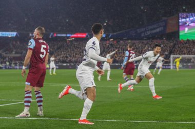 Tottenham Hotspur 'dan Brennan Johnson, Premier Lig maçı West Ham United ile Tottenham Hotspur maçında 2 Nisan 202' de Londra 'daki Londra Stadyumu' nda 0-1 kazanma hedefini kutluyor.