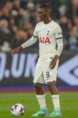 Tottenham Hotspur takımından Yves Bissouma Premier League maçında West Ham United Tottenham Hotspur 'a karşı Londra Stadyumu, Londra, 2 Nisan 202
