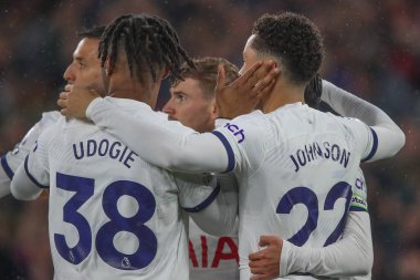 Tottenham Hotspur 'dan Brennan Johnson, Premier Lig maçı West Ham United ile Tottenham Hotspur maçında 2 Nisan 202' de Londra 'daki Londra Stadyumu' nda 0-1 kazanma hedefini kutluyor.