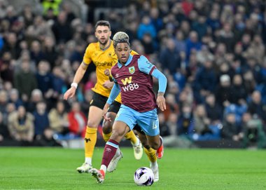 Burnley 'den Wilson Odobert, Premier Lig karşılaşmasında Burnley, Wolverhampton Wanderers' a karşı 2 Nisan 202 'de Turf Moor, Burnley' de öne geçti.
