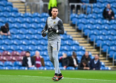 Wolverhampton Wanderers takımından Jos S, Premier League maçında Burnley ile Wolverhampton Wanderers arasında 2 Nisan 2024 'te oynanan Turf Moor, Burnley, İngiltere maçında ısındı.