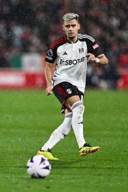 Fulham 'dan Andreas Pereira Premier Lig maçında Nottingham Forest Fulham' a karşı City Ground, Nottingham, İngiltere 'de 2 Nisan 202' de pas attı.