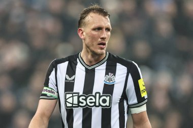 Newcastle United 'dan Dan Burn Premier League maçı sırasında Newcastle United Everton' a karşı St. James 's Park, Newcastle, İngiltere, 2 Nisan 202