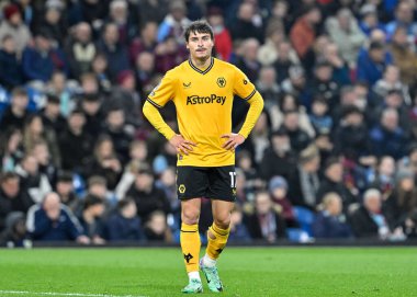 Wolverhampton Wanderers 'dan Hugo Bueno, Premier Lig maçı sırasında Burnley Wolverhampton Wanderers' a karşı Turf Moor, Burnley, İngiltere, 2 Nisan 202