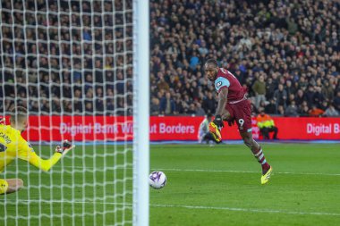 West Ham United takımından Michail Antonio, 2 Nisan 202 'de Londra' daki Tottenham Hotspur 'a karşı oynanan Premier League maçında gol attı.
