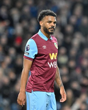 Burnley 'den Lyle Foster, Premier Lig maçı sırasında Burnley, Wolverhampton Wanderers' a karşı Turf Moor, Burnley, Birleşik Krallık, 2 Nisan 202