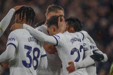 Tottenham Hotspur 'dan Brennan Johnson, Premier Lig maçı West Ham United ile Tottenham Hotspur maçında 2 Nisan 202' de Londra 'daki Londra Stadyumu' nda 0-1 kazanma hedefini kutluyor.