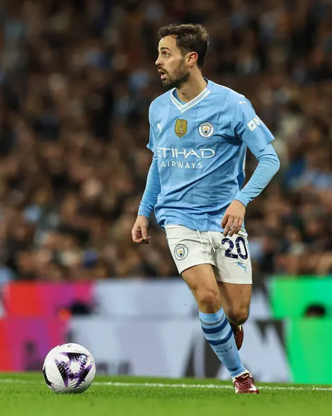 Bernardo Silva Manchester City Hace Una Pausa Con Balón Durante —  Fotos de Stock