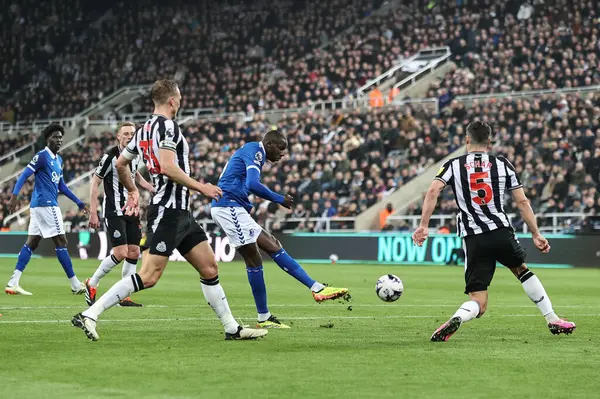 Abdoulaye Doucour Everton Cél Alatt Premier League Mérkőzés Newcastle United — Stock Fotó