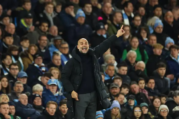Pep Guardiola Manager Manchester City Gives His Team Instructions Premier — Stock Photo, Image