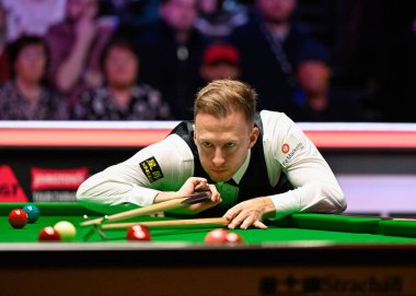 Judd Trump, 4 Nisan 2024 'te Manchester Central, Manchester' da düzenlenen Johnstone Paint Tour Şampiyonası 'nda şut attı.