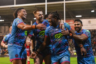 Wigan Warriors 'dan Junior Nsemba, 4 Nisan 202' de Leigh Spor Köyü 'nde oynanan 7. Betfred Süper Lig karşılaşmasında Leigh Leopards ile Wigan Warriors karşılaşmasını kutluyor.