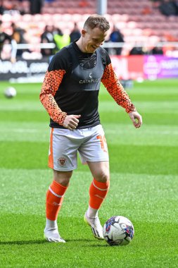 Blackpool 'dan Shayne Lavery, 6 Nisan 202' de Bloomfield Road, Blackpool 'da oynanan Blackpool-Cambridge United maçı öncesinde oynanan maç öncesi ısınma maçında