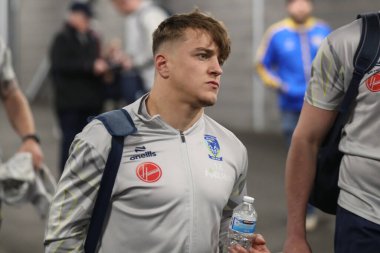 Warrington Wolves takımından Leon Hayes, 5 Nisan 202 'de Leeds Gergedan ve Warrington Wolves' a karşı oynanan Betfred Süper Lig karşılaşmasında sahaya çıktı.