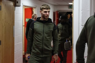 Barnsley 'den John Mcatee, 6 Nisan 202' de İngiltere 'nin başkenti Londra' da oynanan The Valley 'de Charlton Athletic' in Barnsley 'e karşı oynadığı 1.