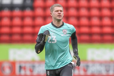 Maç öncesi ısınma oturumunda Barnsley 'den Ben Killip, 6 Nisan 202' de The Valley, Londra 'da oynanan Sky Bet 1 karşılaşmasında Charlton Athletic Barnsley' e karşı.