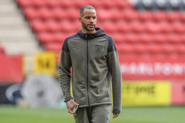 Barnsley 'den Barry Cotter Sky Bet Ligi 1 karşılaşmasında Charlton Athletic, Barnsley' e karşı The Valley, Londra, İngiltere 'de 6 Nisan 202