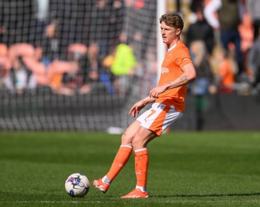 Blackpool takımından George Byers, 6 Nisan 202 'de Bloomfield Road, Blackpool' da oynanan Blackpool-Cambridge maçında