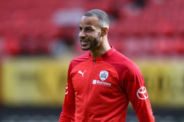 Barnsley 'den Barry Cotter, 6 Nisan 202' de Londra, Valley 'de oynanan Sky Bet 1 karşılaşmasında yarı ısınma turu için Charlton Athletic Barnsley' e karşı.