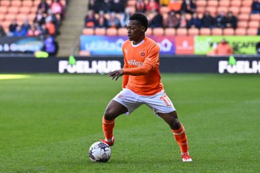 Blackpool takımından Karamoko Dembele, 6 Nisan 202 'de Bloomfield Road, Blackpool' da oynanan 1. Blackpool maçında topla bir çıkış yaptı.