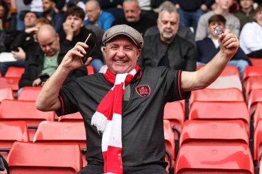 Barnsley taraftarları Sky Bet Ligi 1 maçı sırasında 6 Nisan 202 'de The Valley, Londra' da Charlton Athletic Barnsley 'e karşı.