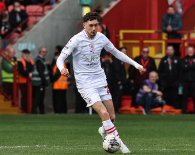 Barnsley 'den Corey O' Keeffe, 6 Nisan 202 'de Londra, Valley' de oynanan Sky Bet 1 karşılaşmasında Charlton Athletic Barnsley 'e karşı.