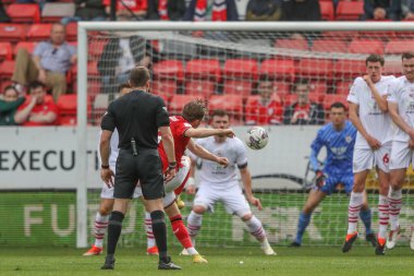 Charlton Athletic 'ten Alfie May 6 Nisan 202' de The Valley, Londra, İngiltere 'de oynanan Sky Bet 1 karşılaşmasında 1-0 berabere kaldı.
