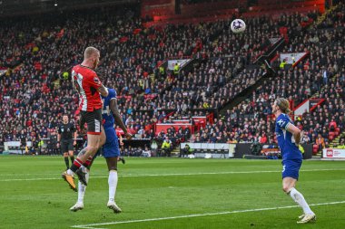 Sheffield United 'dan Oliver McBurnie Premier League maçında Sheffield United Chelsea' ye karşı 7 Nisan 202 'de Bramall Lane, Sheffield, İngiltere' de kaleye gidiyor.