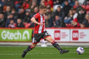 Sheffield United 'dan Ben Osborn Premier Lig maçında Sheffield United Chelsea' ye karşı Bramall Lane, Sheffield, İngiltere 'de 7 Nisan 202' de pas attı.