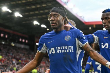 Chelsea 'den Noni Madueke, Premier Lig maçında Sheffield United' ın Chelsea 'ye karşı 7 Nisan 202' de Bramall Lane, Sheffield, İngiltere 'de oynadığı maçı 1-2 kazanma golünü kutluyor.