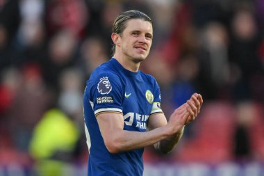 Chelsea 'den Conor Gallagher, Premier League maçından sonra taraftarları Sheffield United ile Chelsea maçında Sheffield Lane, Sheffield, İngiltere' de 7 Nisan 202 'de alkışlıyor.