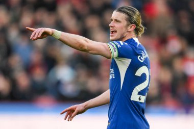Chelsea 'den Conor Gallagher, Premier Lig maçında Sheffield United Chelsea' ye karşı Bramall Lane, Sheffield, İngiltere 'de 7 Nisan 202' de takım talimatlarını veriyor.