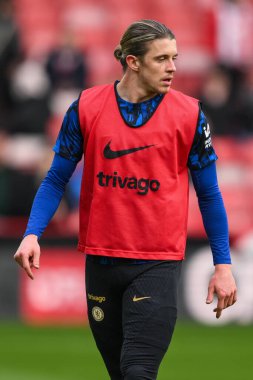 Chelsea 'li Conor Gallagher Premier Lig karşılaşması öncesinde Sheffield United Chelsea' ye karşı 7 Nisan 202 'de Bramall Lane, Sheffield, İngiltere' de oynanan maç öncesi ısınma maçında