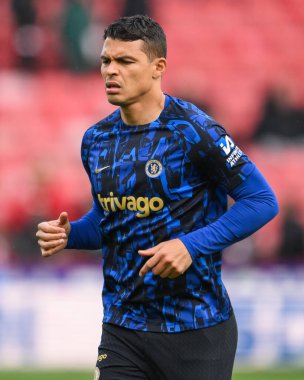 Chelsea 'den Thiago Silva Premier Lig karşılaşması öncesinde Sheffield United Chelsea' ye karşı Bramall Lane, Sheffield, İngiltere 'de 7 Nisan 202' de oynanan maç öncesi ısınma maçında