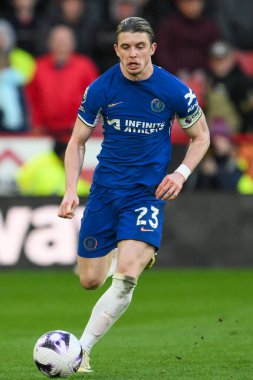 Chelsea 'den Conor Gallagher Premier Lig maçında Sheffield United Chelsea' ye karşı 7 Nisan 202 'de Bramall Lane, Sheffield, İngiltere' de top sürüyor.