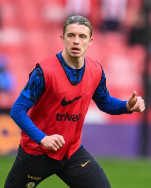 Chelsea 'li Conor Gallagher Premier Lig karşılaşması öncesinde Sheffield United Chelsea' ye karşı 7 Nisan 202 'de Bramall Lane, Sheffield, İngiltere' de oynanan maç öncesi ısınma maçında
