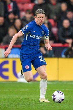 Chelsea 'den Conor Gallagher Premier Lig maçında Sheffield United Chelsea' ye karşı 7 Nisan 2024 'te Bramall Lane, Sheffield, İngiltere' de top sürüyor.