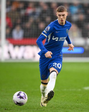 Chelsea 'den Cole Palmer Premier Lig maçında Sheffield United' ın Chelsea 'ye karşı oynadığı Bramall Lane, Sheffield, İngiltere' de 7 Nisan 2024 'te topu geçti.