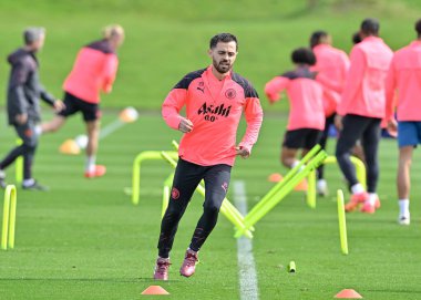 Manchester City 'den Bernardo Silva, Manchester City Şampiyonlar Ligi antrenman oturumunda Etihad Stadyumu' ndaki Real Madrid maçı öncesinde, 8 Nisan 202