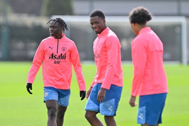 Manchester City 'den Mahamadou Susoho, Manchester City Şampiyonlar Ligi antrenman oturumu öncesinde Etihad Stadyumu, Manchester, Birleşik Krallık, 8 Nisan 202