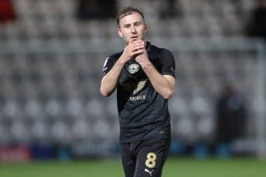 Barnsley 'den Herbie Kane, 9 Nisan 202' de İngiltere 'nin Stevenage Stevenage Stadyumu' nda oynanan 1.