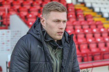 Barnsley 'den Sam Cosgrove, 9 Nisan 202' de İngiltere 'deki Lamex Stadyumu' nda Stevenage ile Barnsley arasındaki Sky Bet 1 maçı sırasında geldi.
