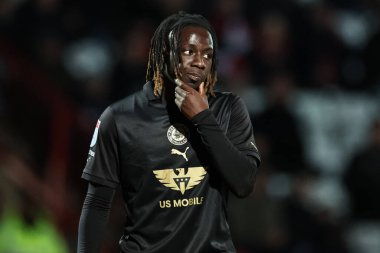 Barnsley takımından Fbio Jal 9 Nisan 2024 'te Lamex Stevenage, İngiltere' de Stevenage ve Barnsley maçında