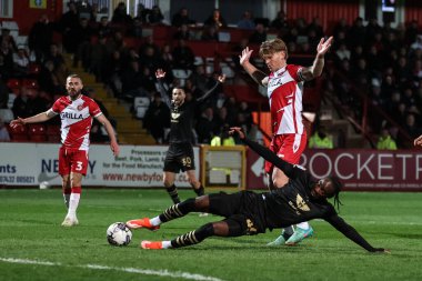Barnsley 'den John Mcatee, Barnsley' den Devante Cole Stevenage 'den Carl Piergianni' nin 9 Nisan 202 'de Lamex Stadyumu' nda Stevenage Barnsley 'e karşı oynadığı Sky Bet 1 maçında aldığı faul yok.