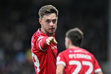 Wrexham 'dan Ryan Barnett, 9 Nisan 202' de SToK Cae Ras, Wrexham, Birleşik Krallık 'ta oynanan Wrexham-Crawley Town maçında 1-0 Wrexham' a ulaşma golünü kutluyor.